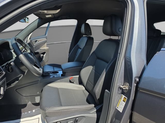 Used 2023 Volkswagen Atlas Cross Sport SE FWD image 12
