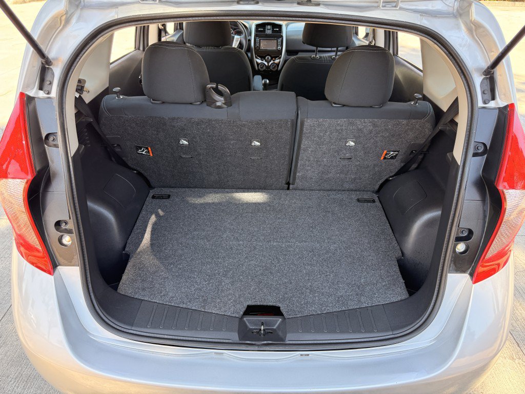 Used 2015 Nissan Versa Note FWD image 36
