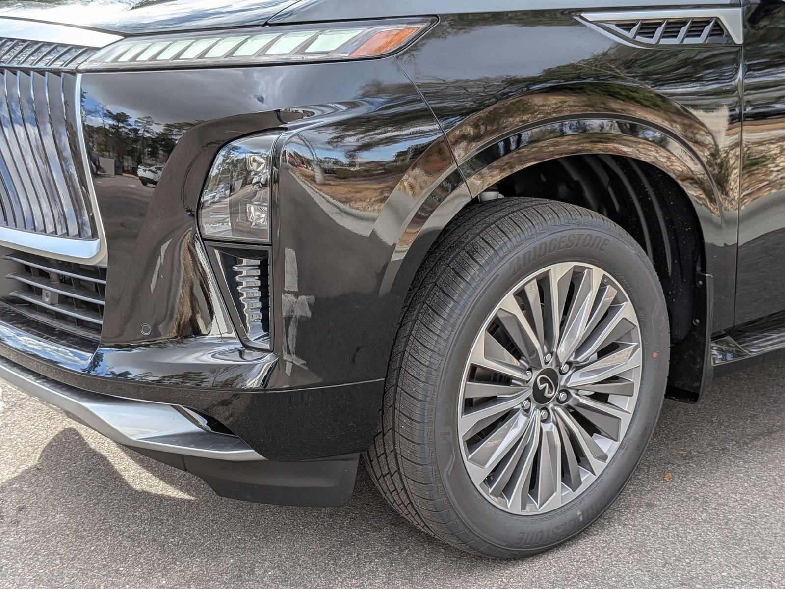 New 2026 INFINITI QX80 Luxe w/ Cargo Package image 9