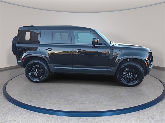 Used 2025 Land Rover Defender 110 S image 5