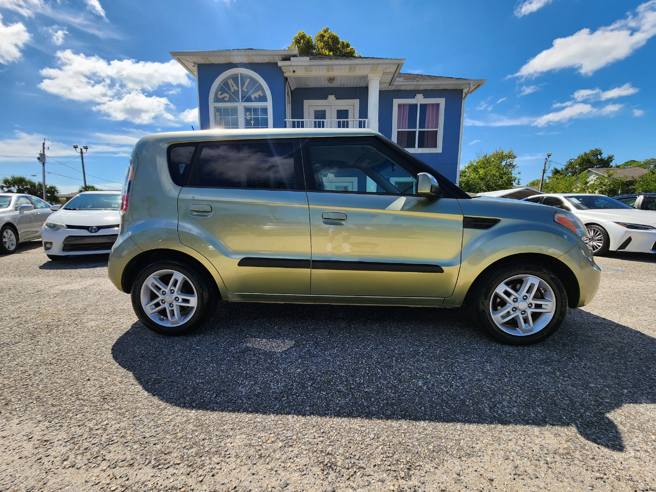 Used 2010 Kia Soul + image 6