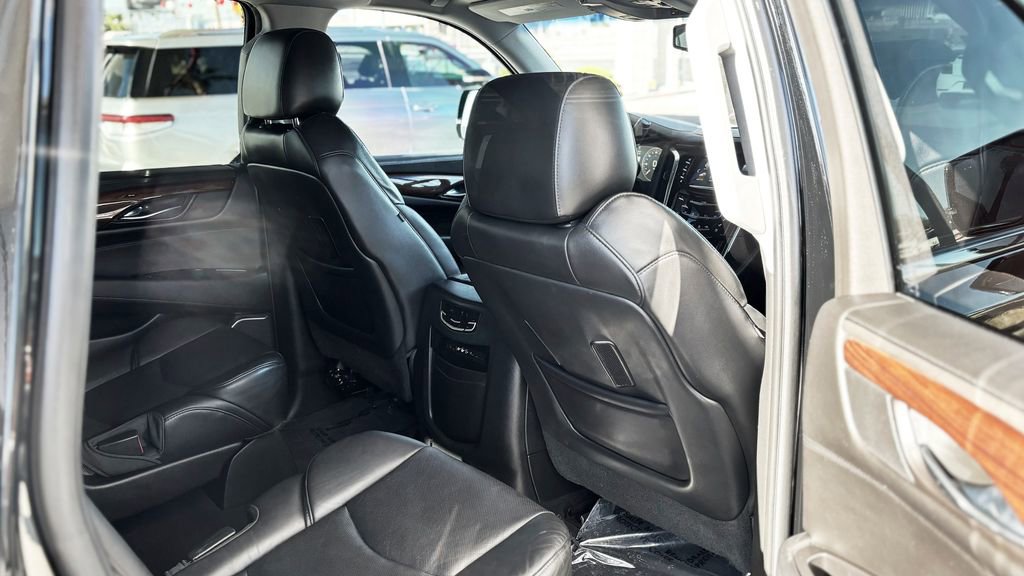 Used 2015 Cadillac Escalade Premium AWD/4WD image 16