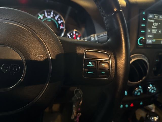 Used 2015 Jeep Wrangler Unlimited Sahara w/ Dual Top Group image 38