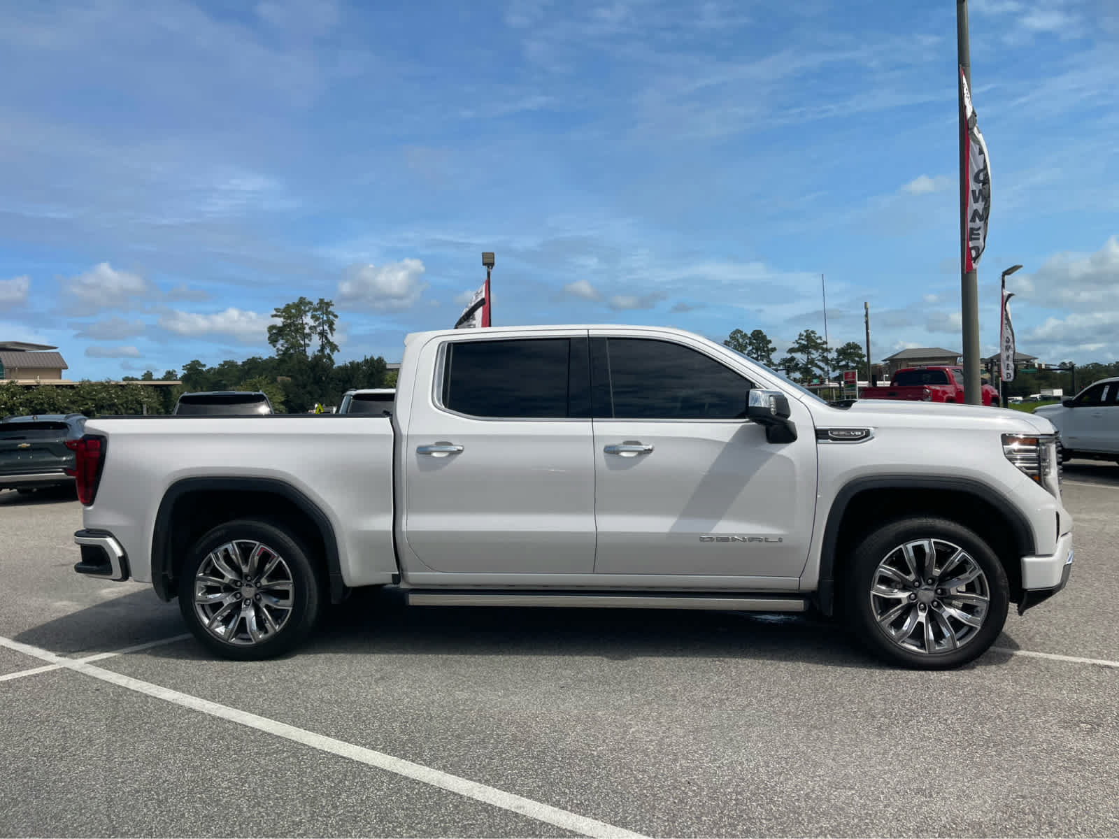 Used 2023 GMC Sierra 1500 Denali w/ Denali Reserve Package AWD/4WD image 4