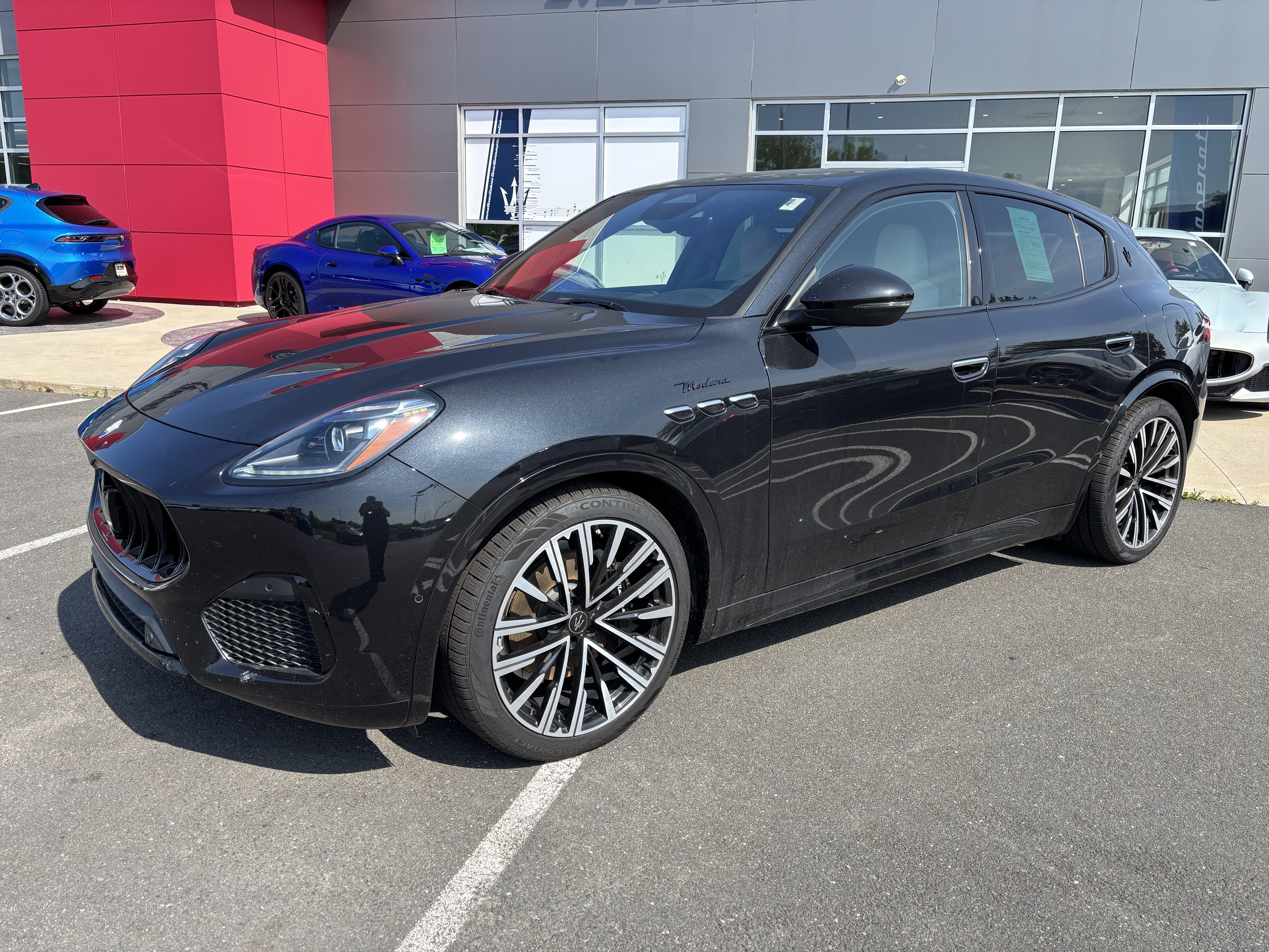 Used 2023 Maserati Grecale Folgore AWD/4WD image 3