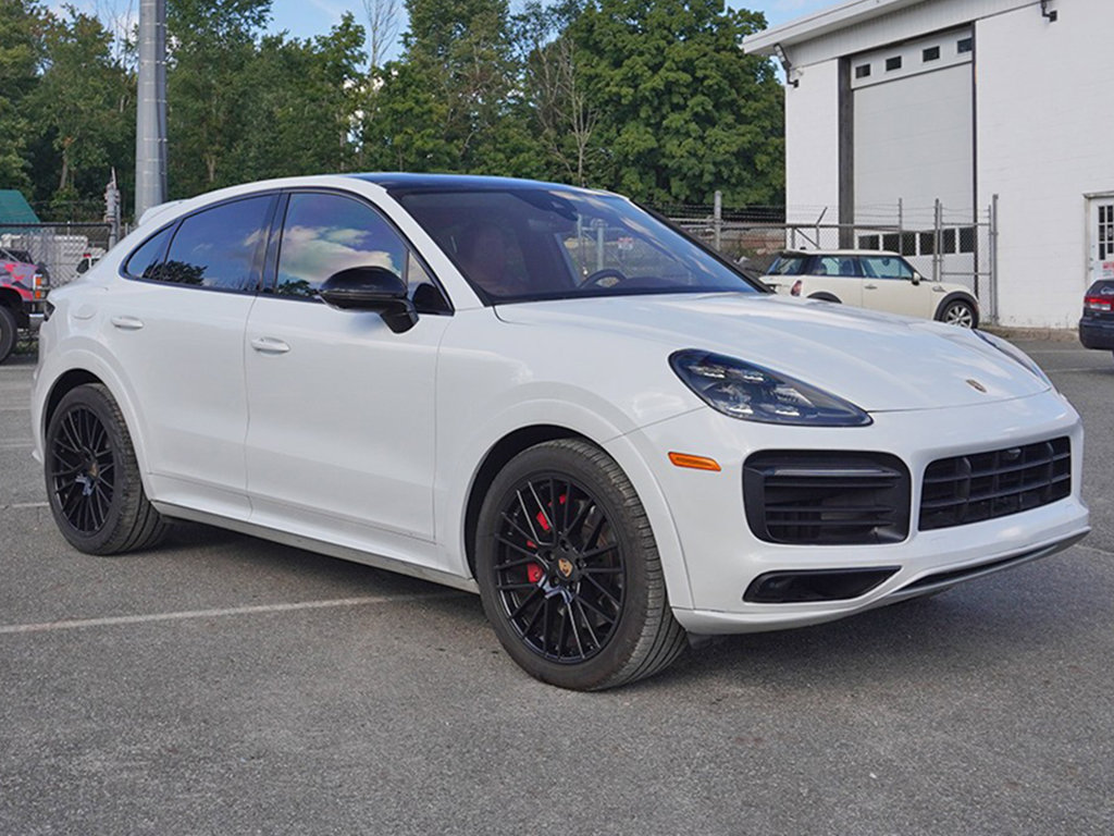 Used 2022 Porsche Cayenne GTS w/ Premium Package Plus AWD/4WD image 2