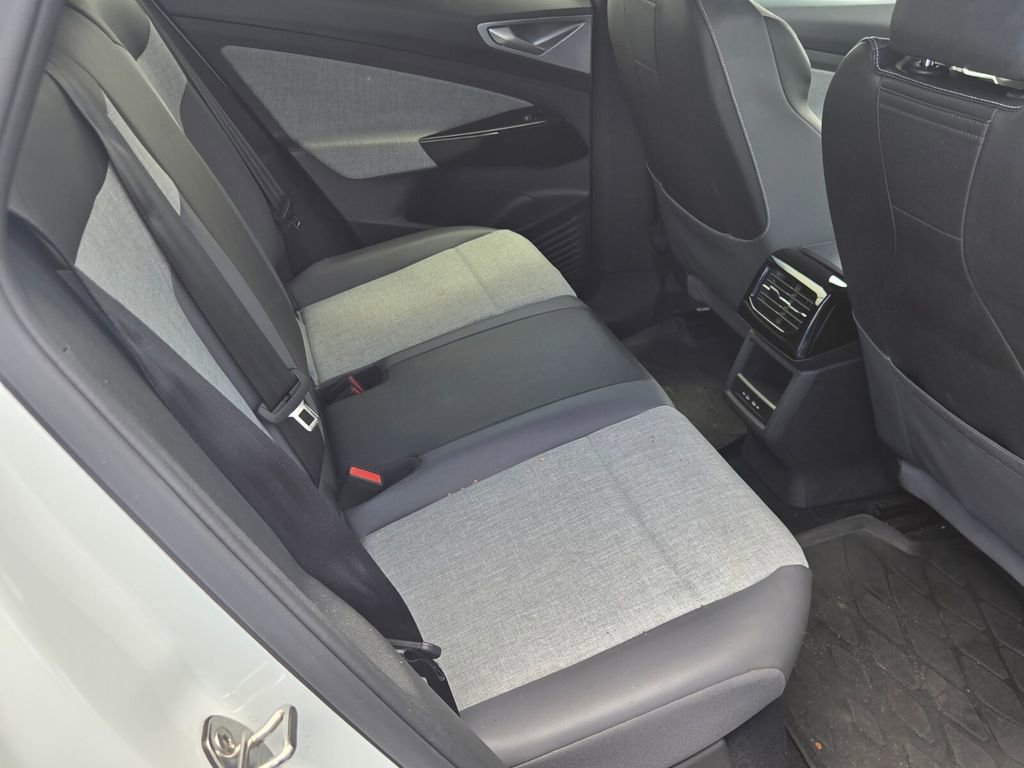 Used 2023 Volkswagen ID.4 2WD image 9