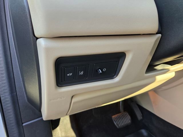 Used 2018 Land Rover Discovery Sport HSE image 14