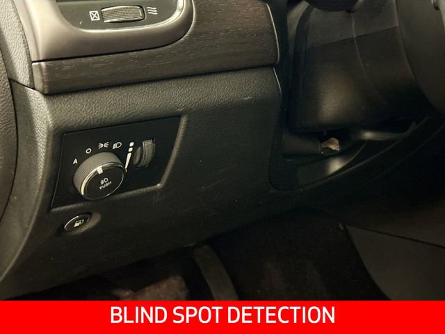 Used 2018 Jeep Grand Cherokee Laredo image 21