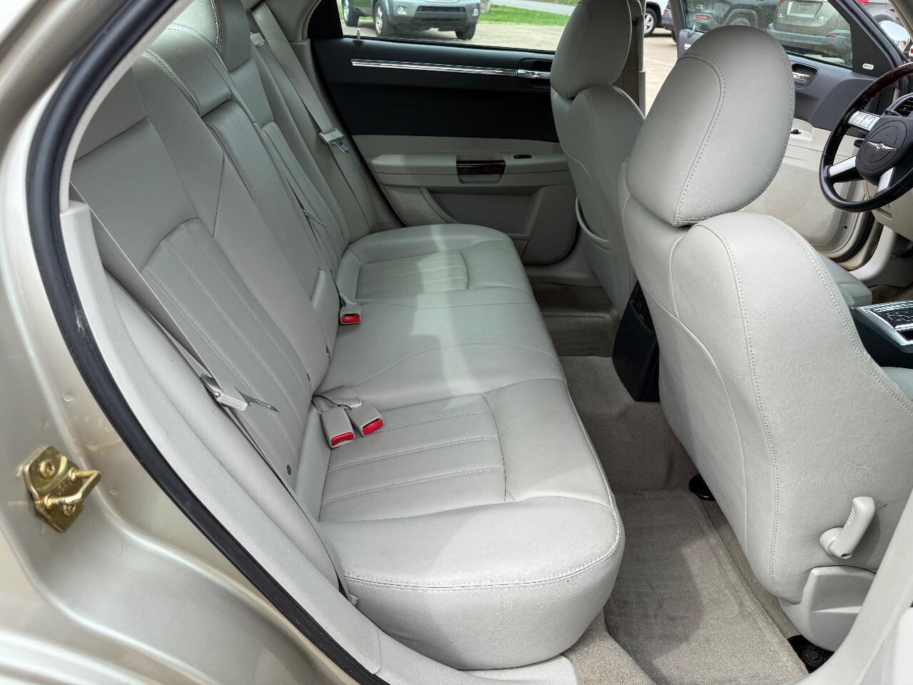 Used 2006 Chrysler 300 C image 15