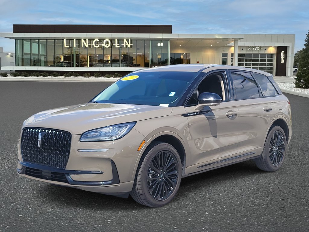 Certified 2025 Lincoln Corsair AWD w/ Equipment Group 101A image 2