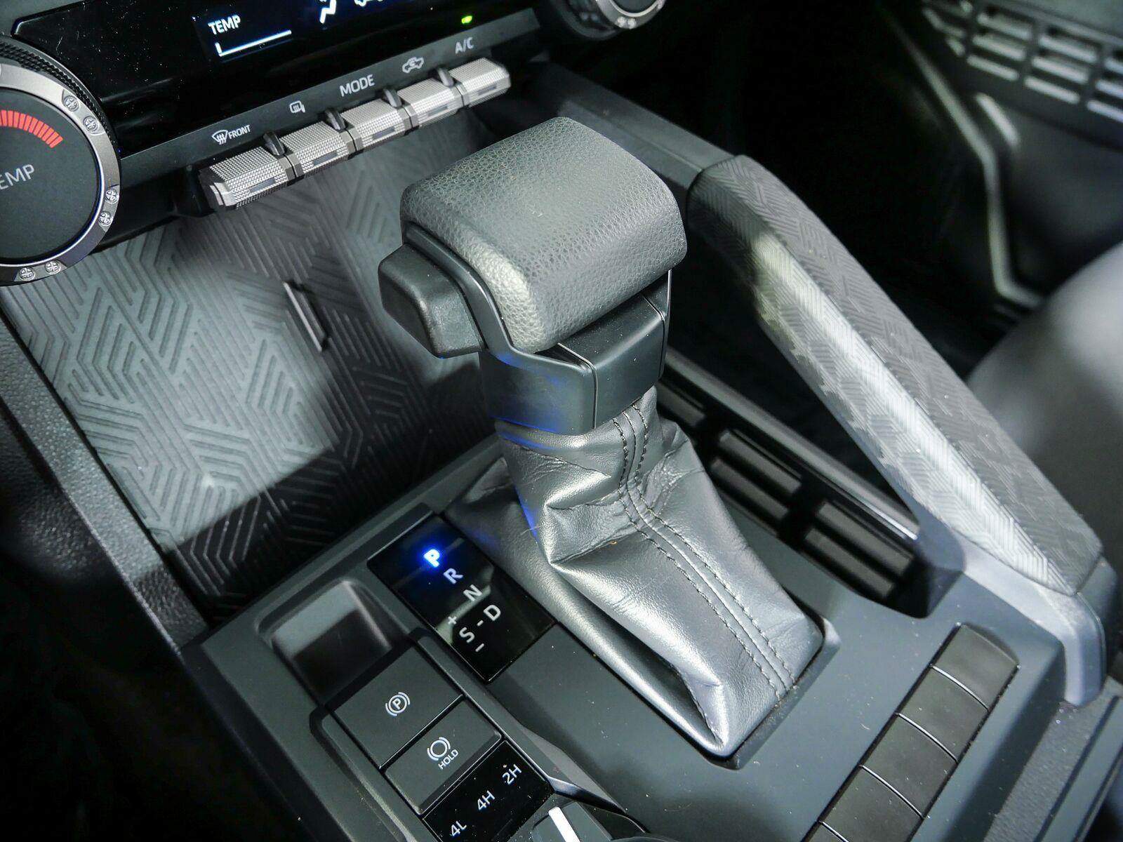 Used 2025 Toyota Tacoma SR AWD/4WD image 16