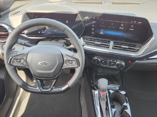 New 2026 Chevrolet Trax RS w/ Sunroof Package FWD image 28