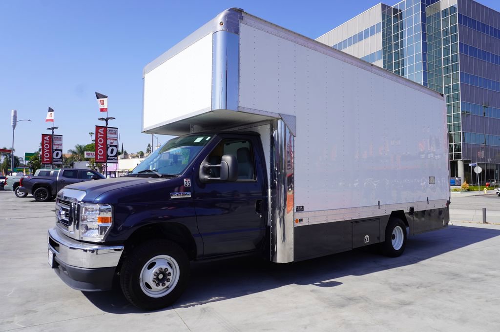 Used 2024 Ford E-450 and Econoline 450 Super Duty w/ Power Windows & Locks Group RWD image 4
