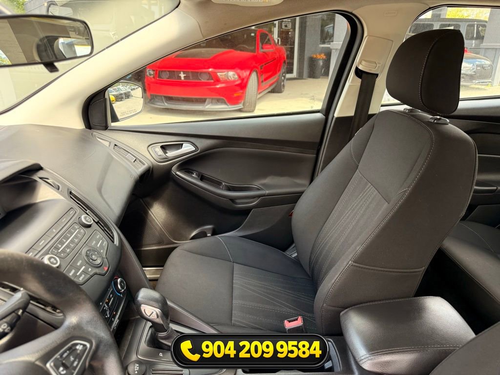 Used 2018 Ford Focus SE FWD image 23