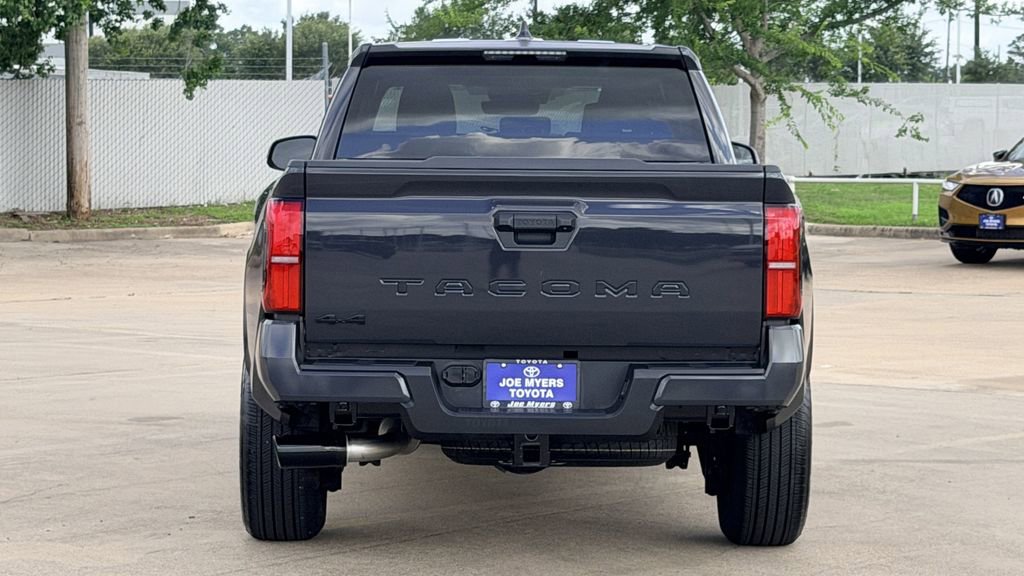 Used 2025 Toyota Tacoma SR5 AWD/4WD image 8