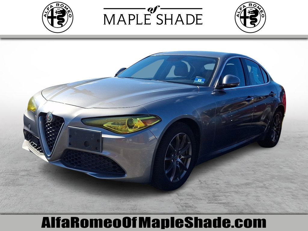 Used 2018 Alfa Romeo Giulia AWD image 1