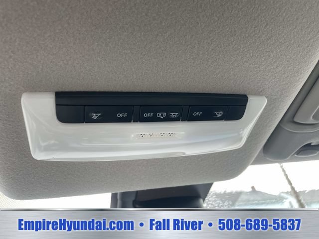 Used 2025 Nissan Versa SV w/ Trunk Package FWD image 23