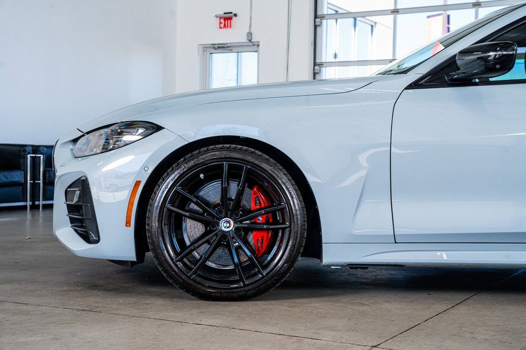 Used 2023 BMW M440i Coupe w/ Premium Package image 9