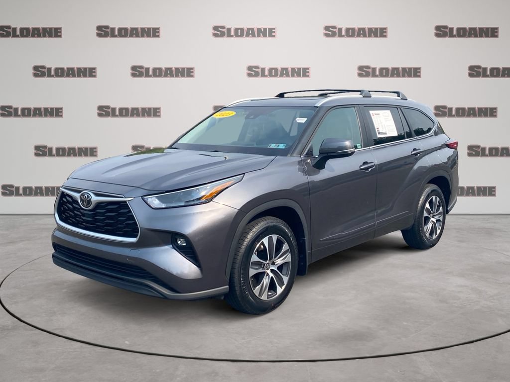 Used 2023 Toyota Highlander XLE