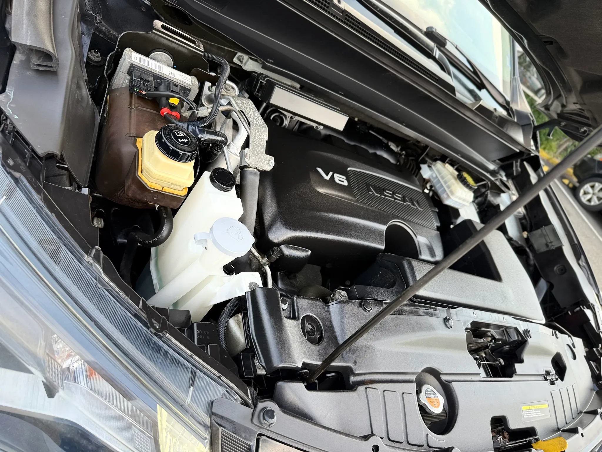 Used 2018 Nissan Pathfinder SV AWD/4WD image 40