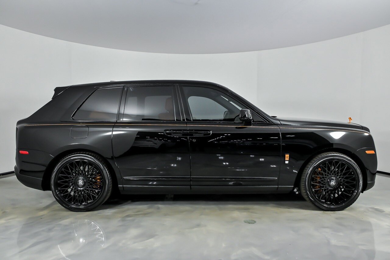 Used 2022 Rolls-Royce Cullinan w/ Dark Exterior Package AWD/4WD image 14