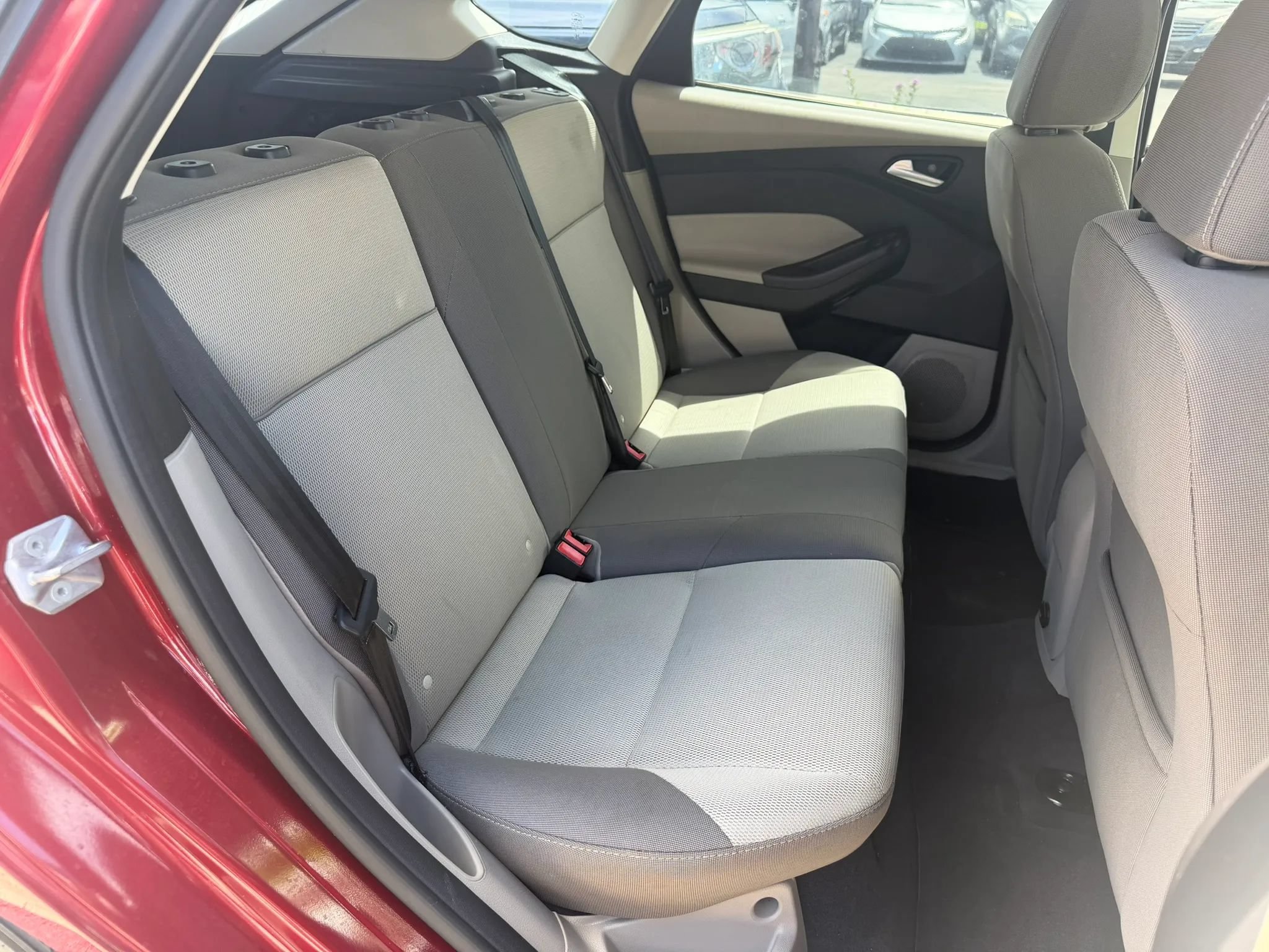 Used 2014 Ford Focus SE FWD image 13