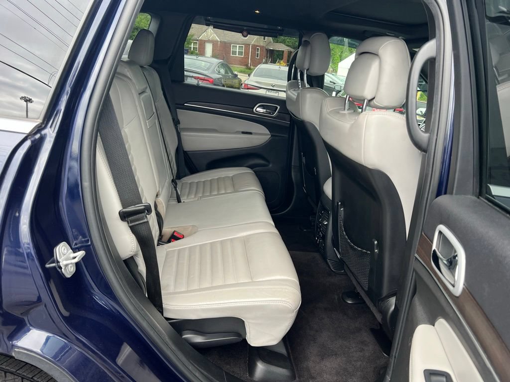 Used 2018 Jeep Grand Cherokee Limited AWD/4WD image 17