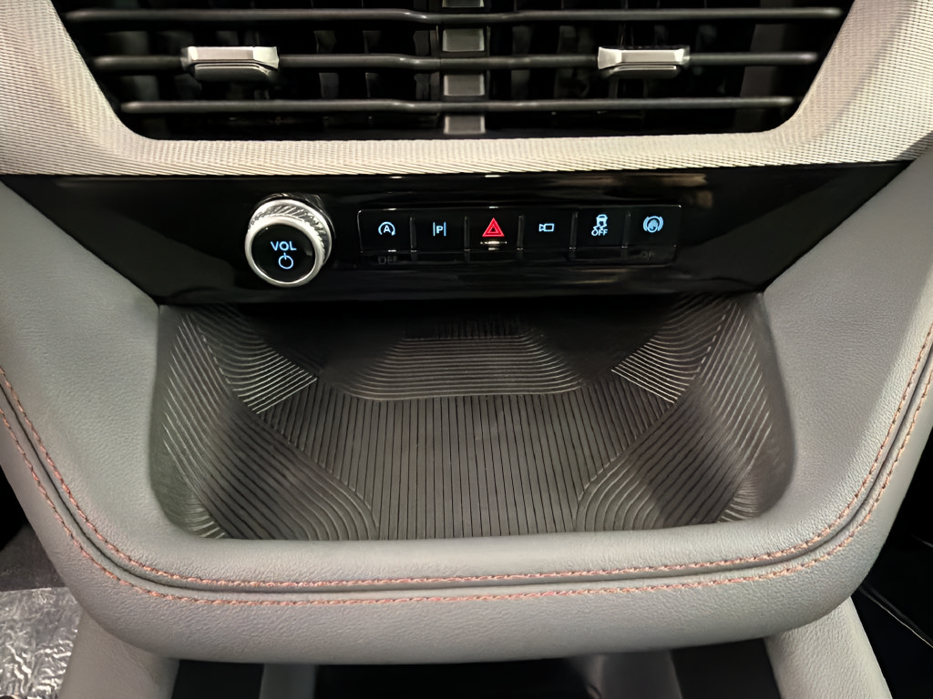 New 2026 Ford Explorer Active AWD/4WD image 13