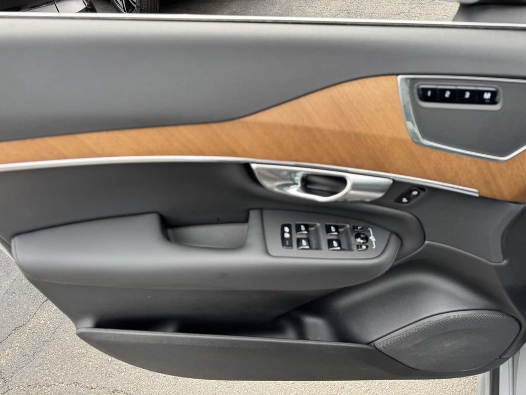 Certified 2025 Volvo XC90 T8 Plus w/ Protection Package Premier AWD/4WD image 14