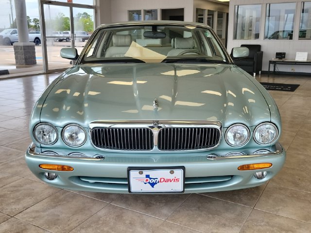 Used 2000 Jaguar XJ8 RWD image 2
