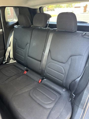 Used 2020 Jeep Renegade Latitude w/ Popular Equipment Group FWD image 21