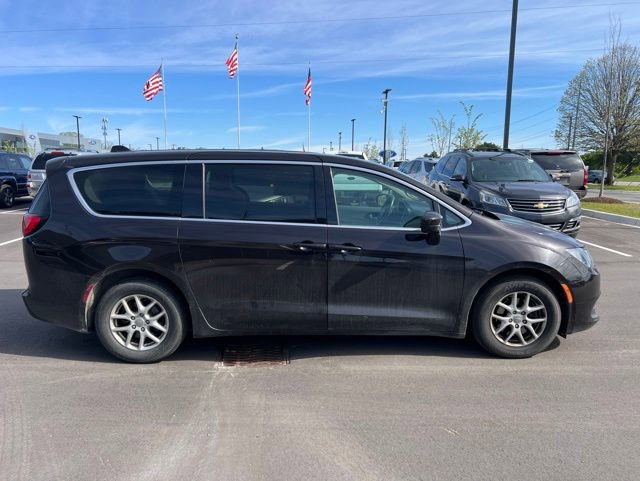 Used 2018 Chrysler Pacifica LX FWD image 4