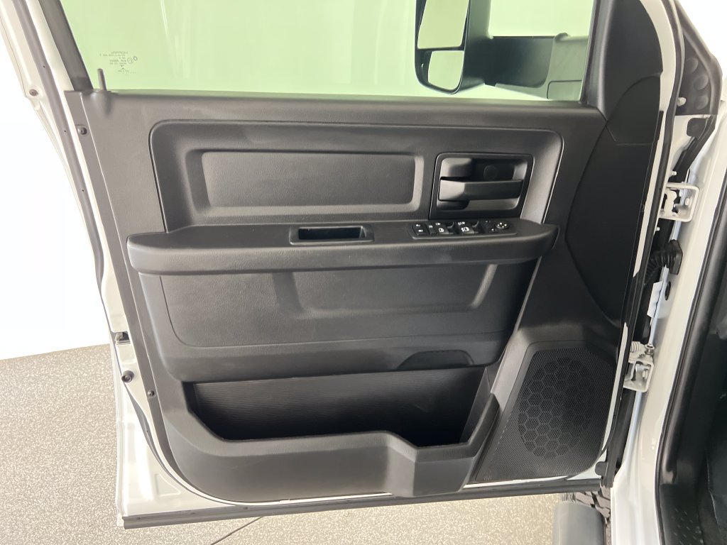 Used 2017 RAM 2500 Tradesman w/ Chrome Appearance Group AWD/4WD image 13