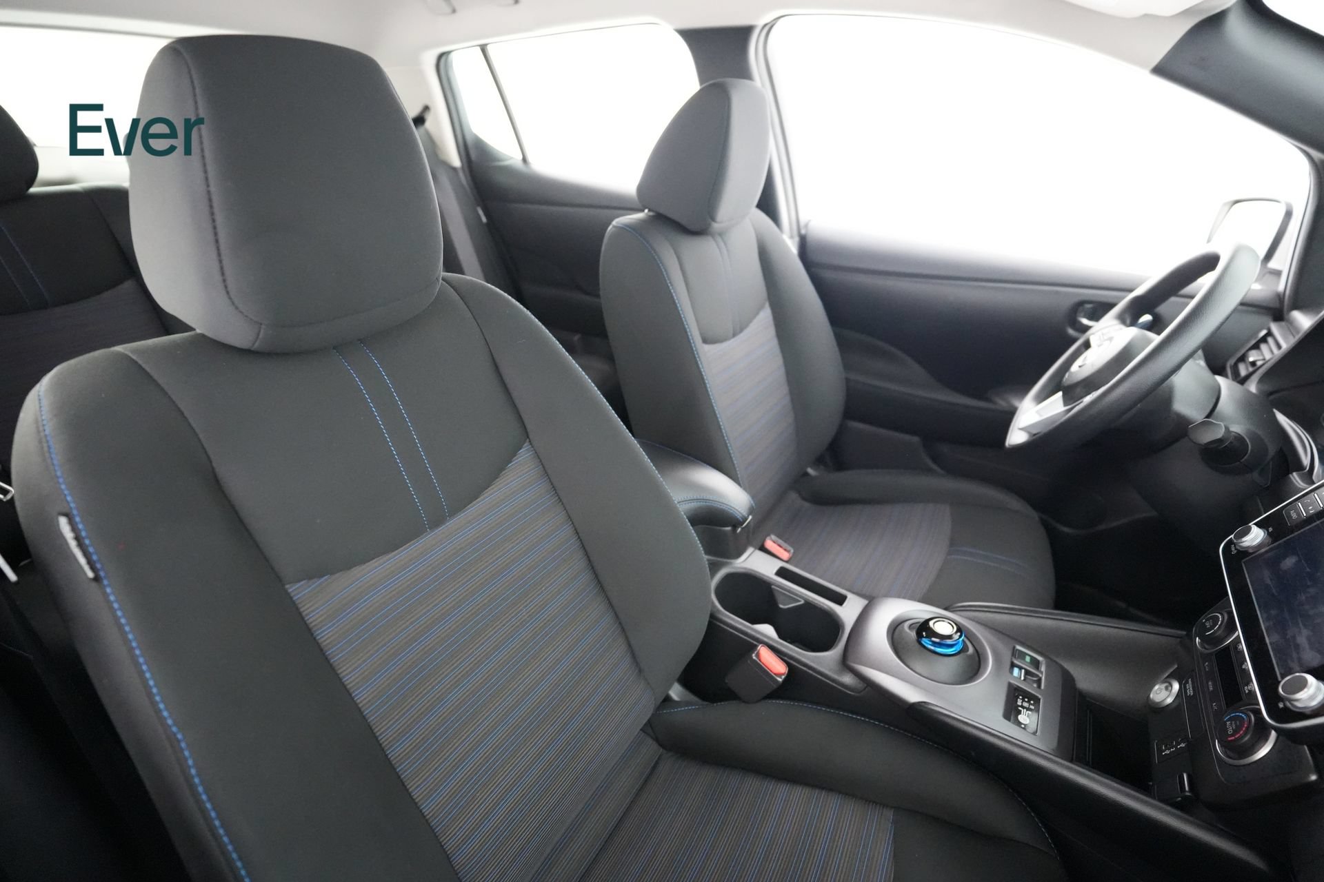 Used 2025 Nissan Leaf S FWD image 23