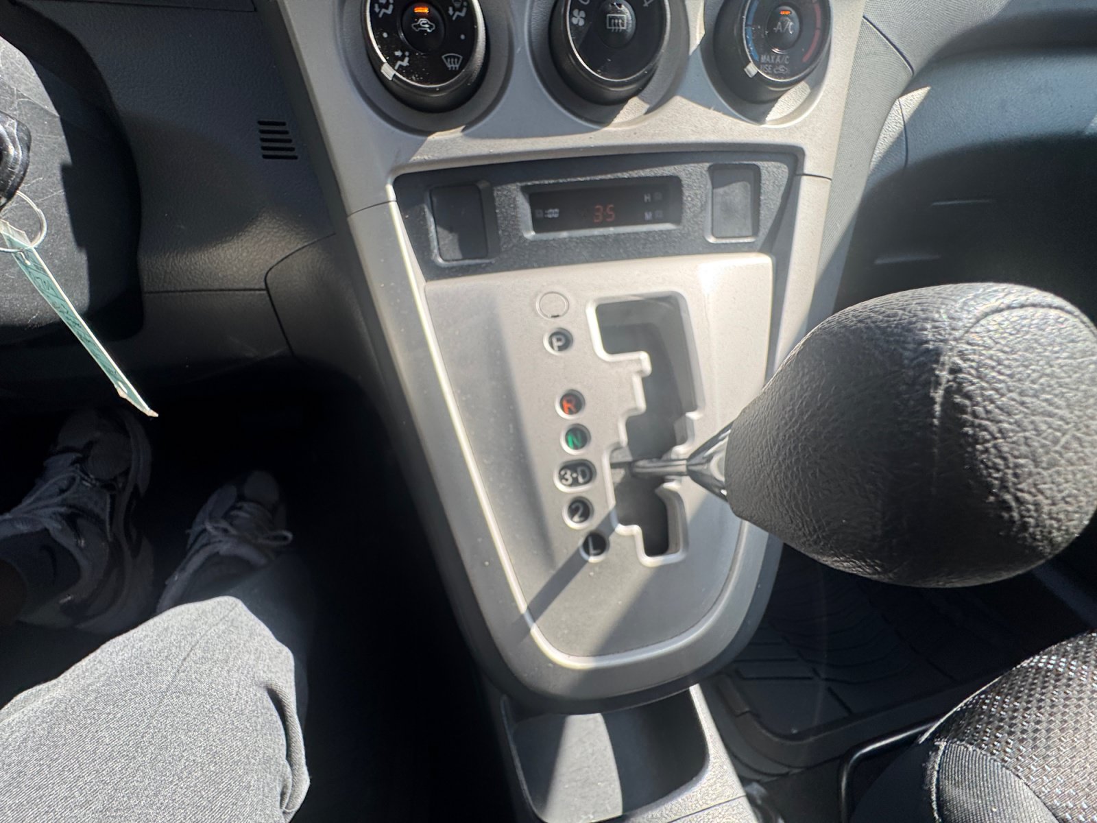 Used 2013 Toyota Matrix L FWD image 21