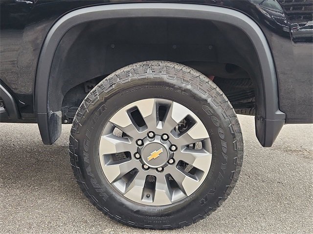 Used 2025 Chevrolet Silverado 2500 LT image 32
