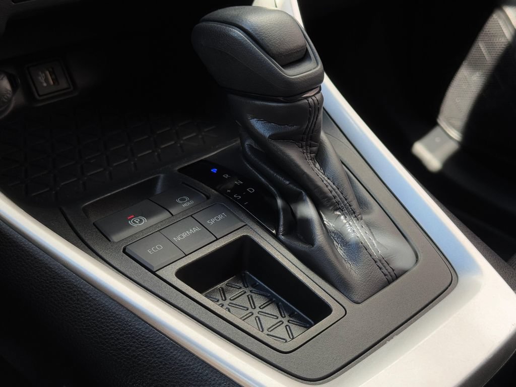 Certified 2023 Toyota RAV4 LE FWD image 22