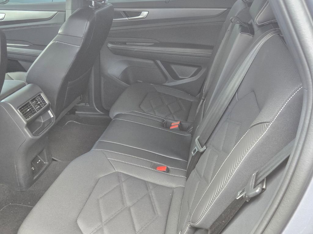 Used 2024 Volkswagen Atlas Cross Sport SE FWD image 6
