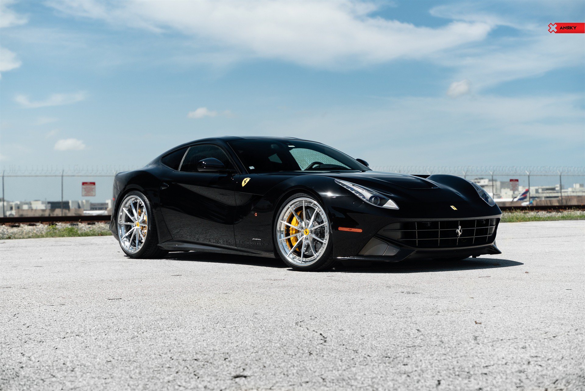 Used 2013 Ferrari F12 Berlinetta RWD image 2