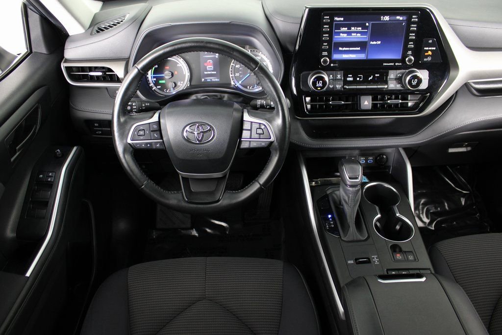 Used 2022 Toyota Highlander LE image 4