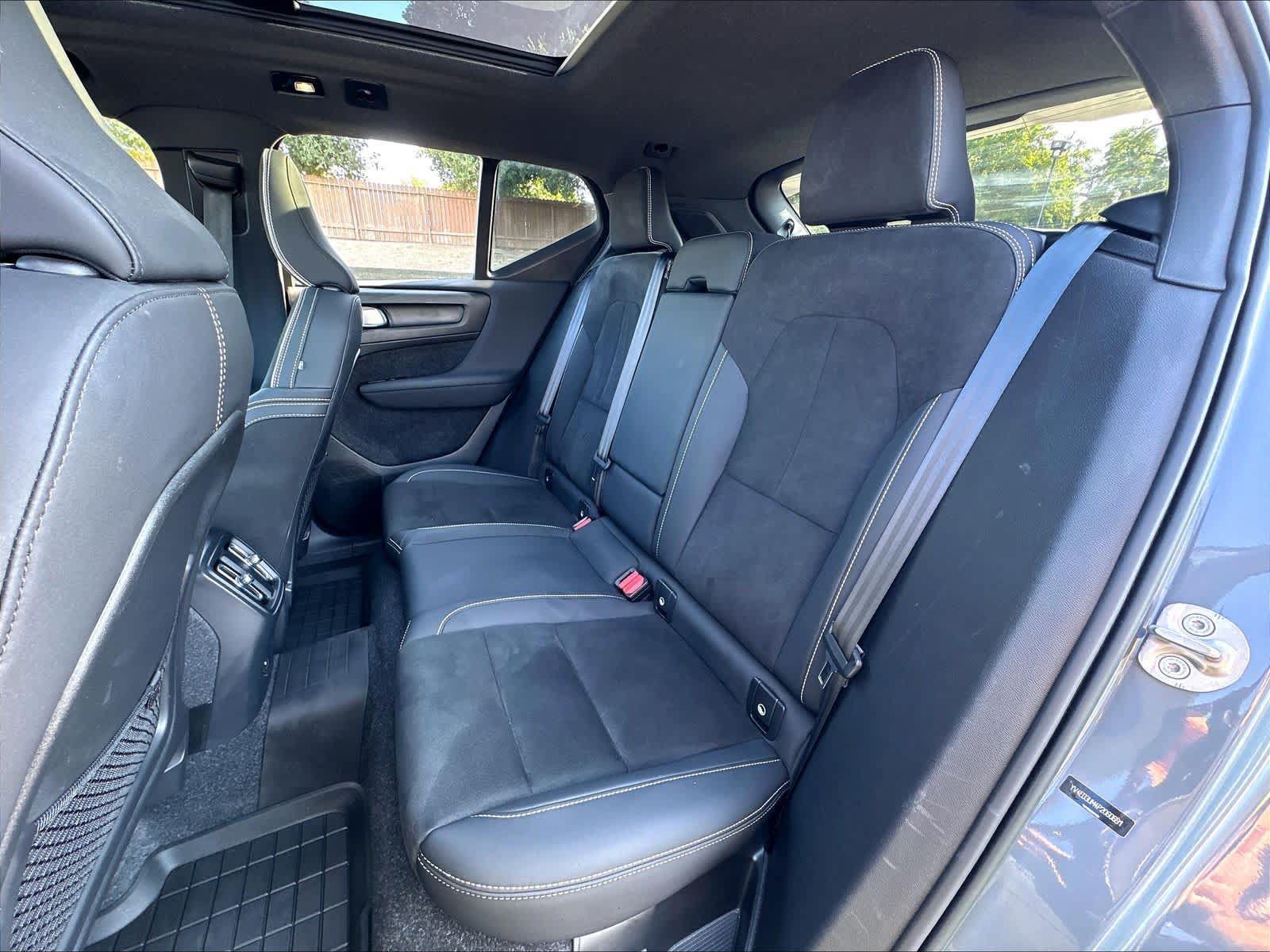 Used 2023 Volvo XC40 Recharge Ultimate w/ Protection Package Premier AWD/4WD image 29