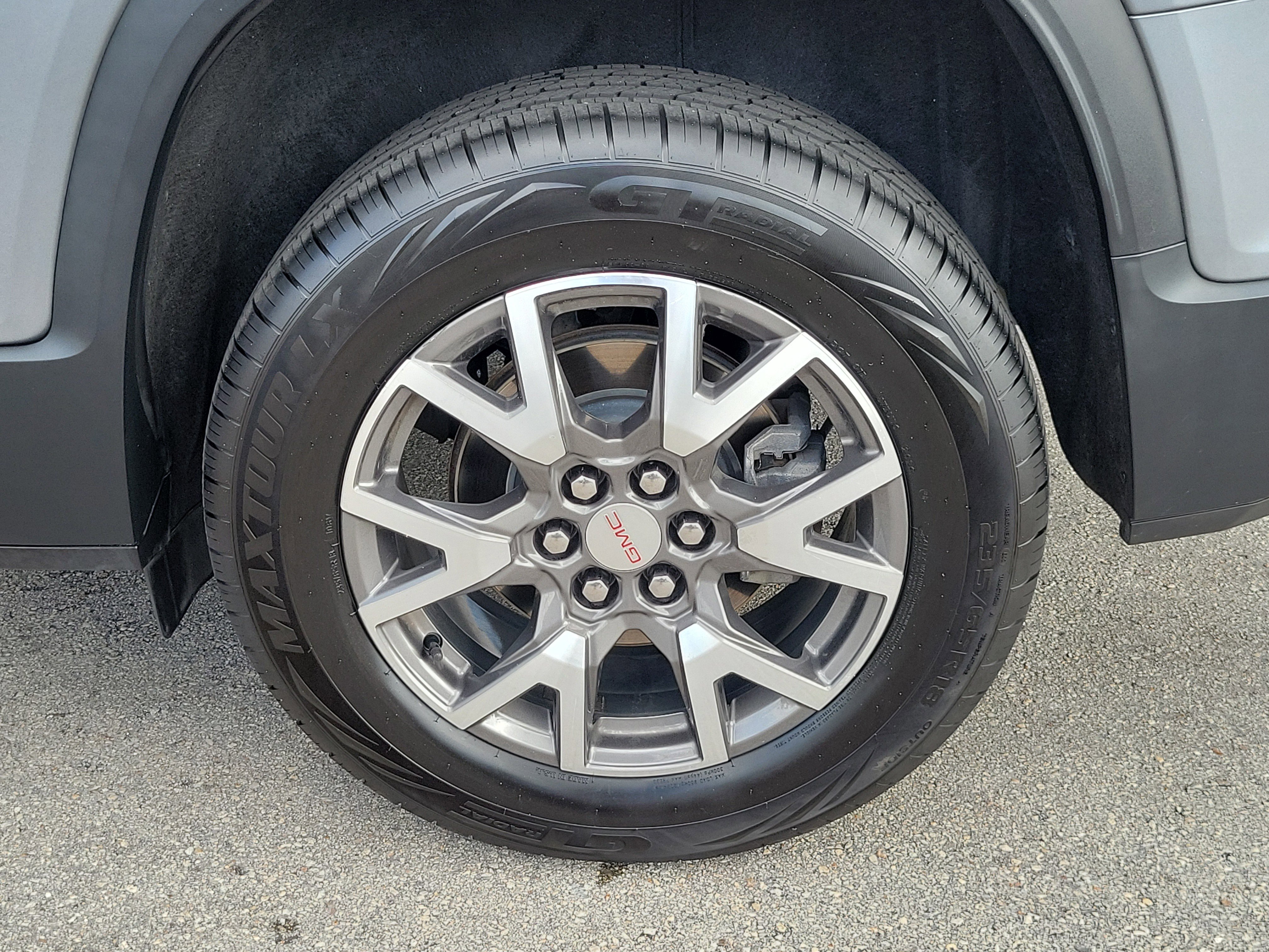 Used 2020 GMC Acadia SLE image 26