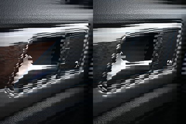 Used 2019 Volkswagen Atlas SEL Premium image 44