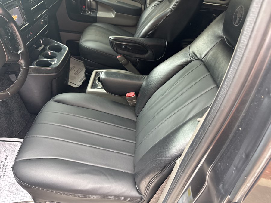 Used 2014 Chevrolet Express 2500 Extended RWD image 18