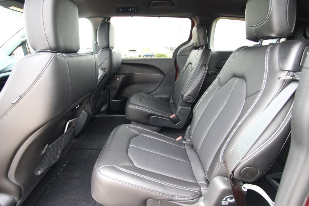 Used 2026 Chrysler Pacifica Select AWD/4WD image 7