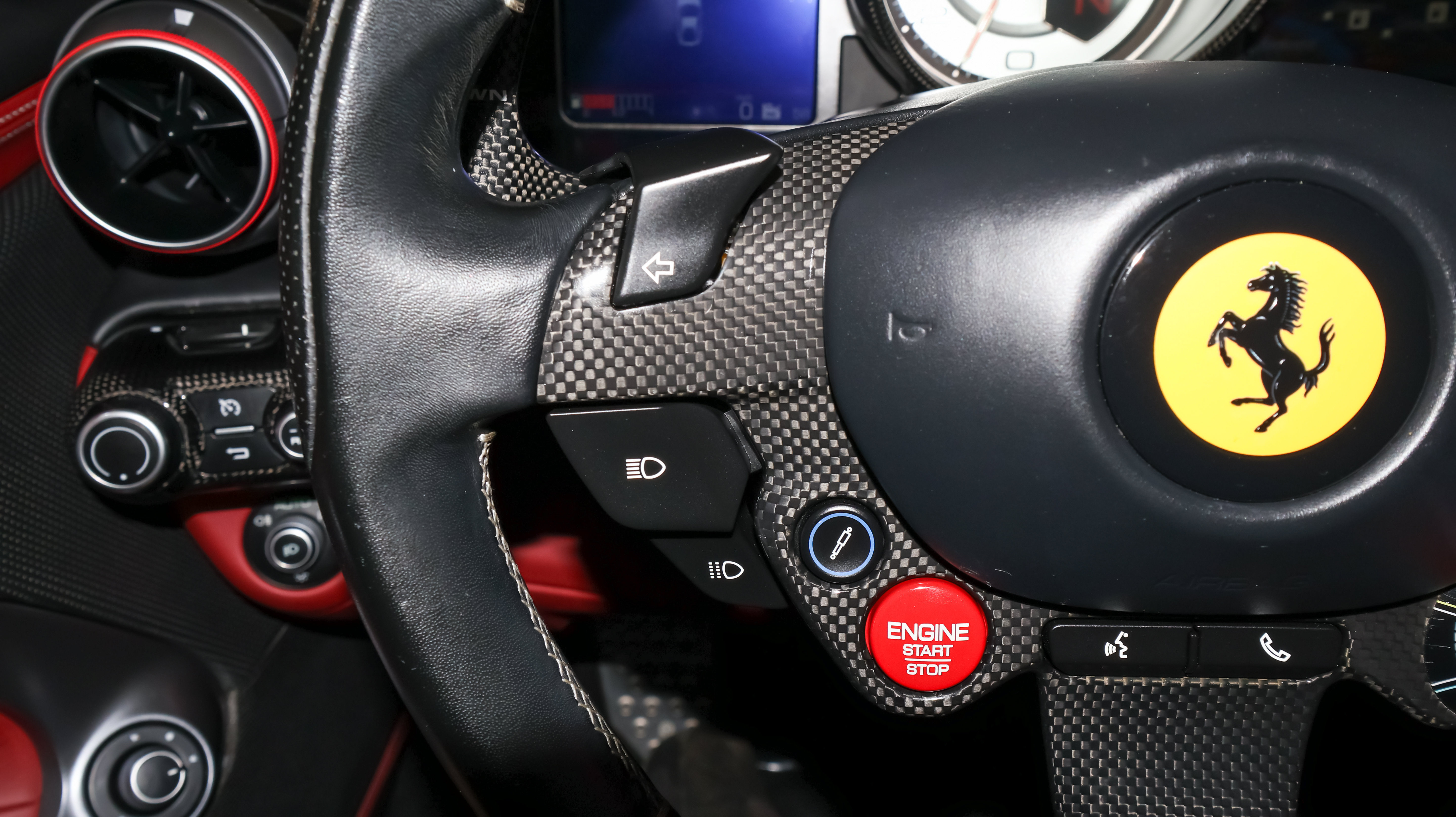 Used 2019 Ferrari 812 Superfast RWD image 28