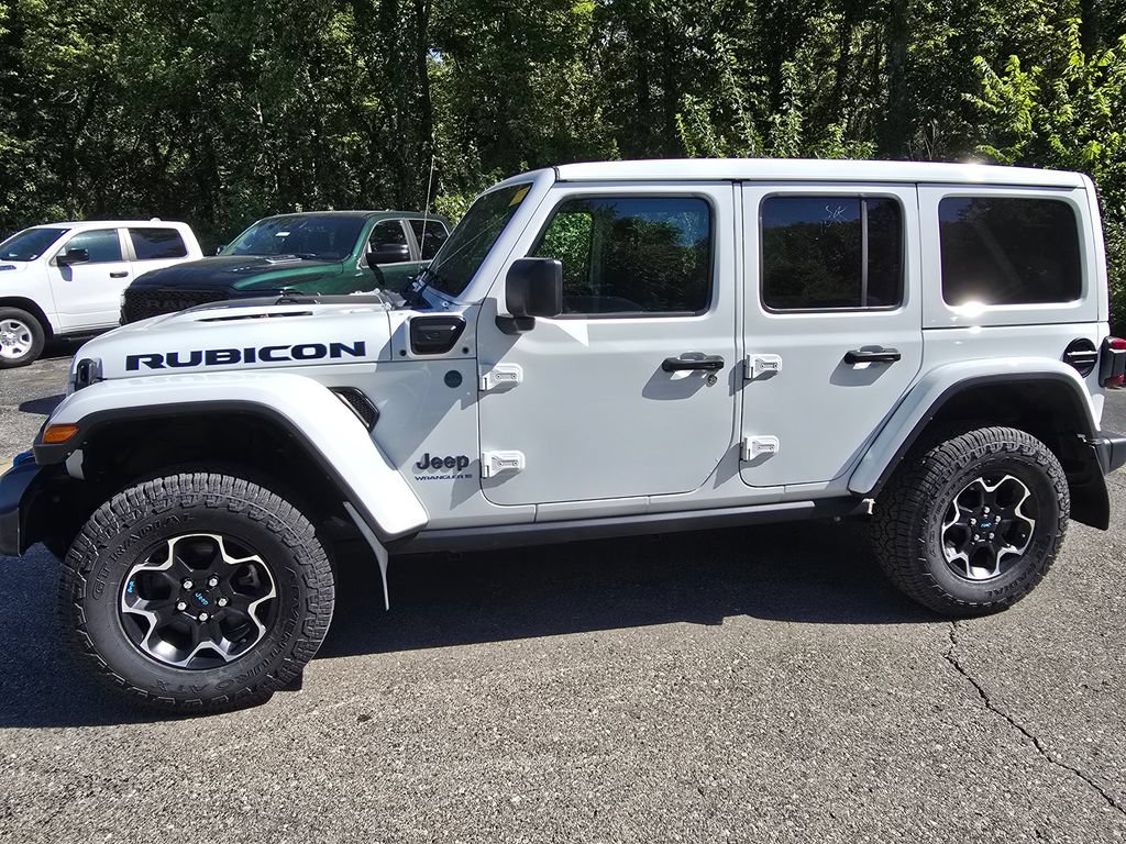 Used 2023 Jeep Wrangler Unlimited Rubicon 4xe w/ Cold Weather Group AWD/4WD image 2