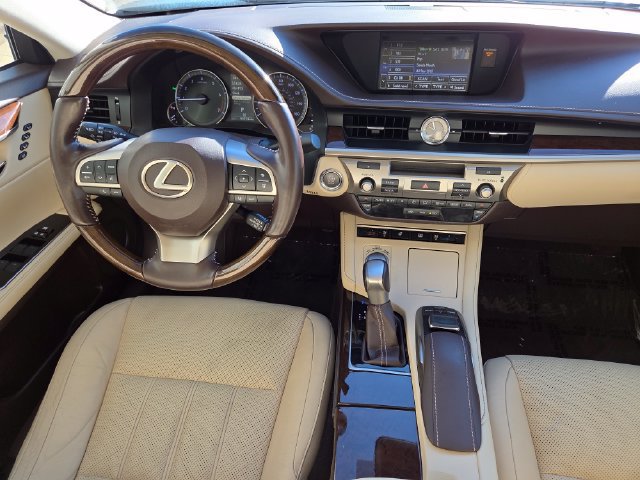 Used 2016 Lexus ES 350 w/ Luxury Package w/Wood Trim FWD image 33