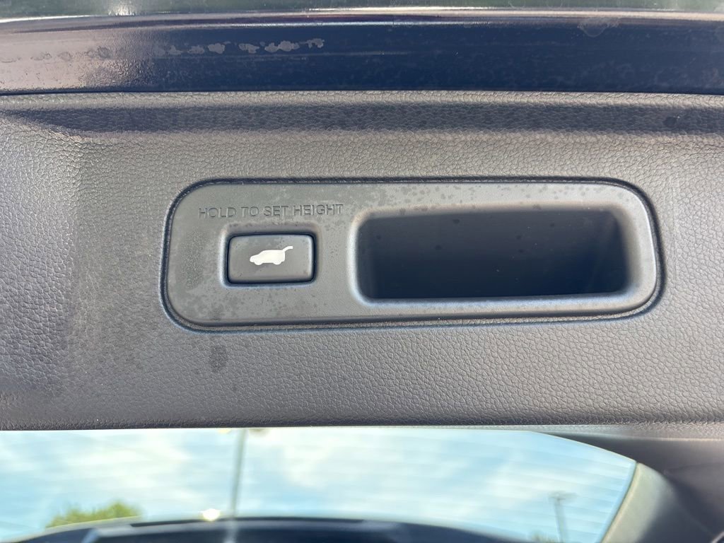 Used 2025 Honda Pilot Touring image 15